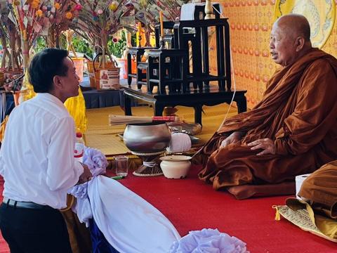 ร่วมเป็นเจ้าภาพทอดผ้าป่าสามัคคี ฉลองโดม "หลวงปู่บุญทัน ฐิตส